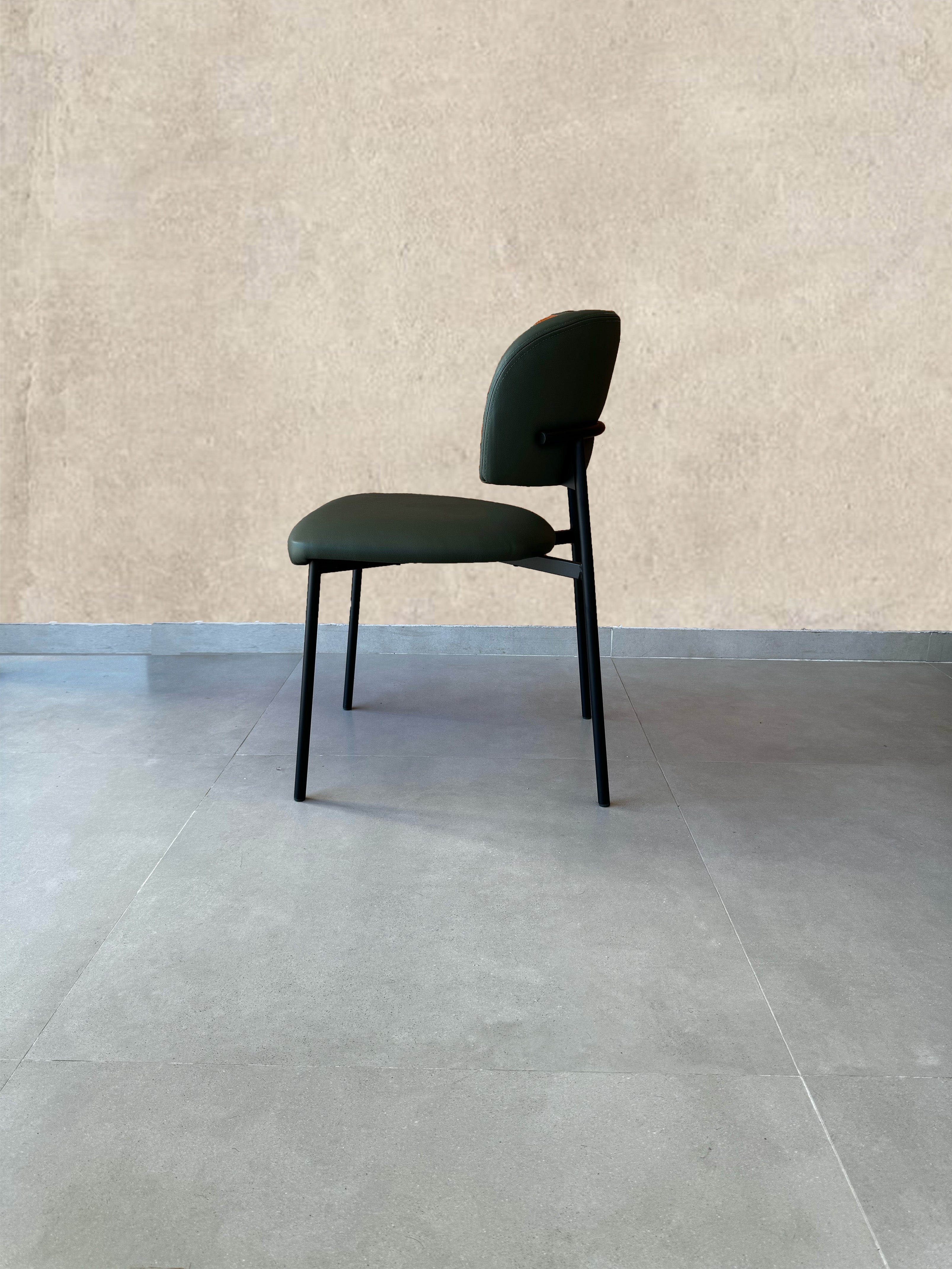 Silla Regina Cuero Verde