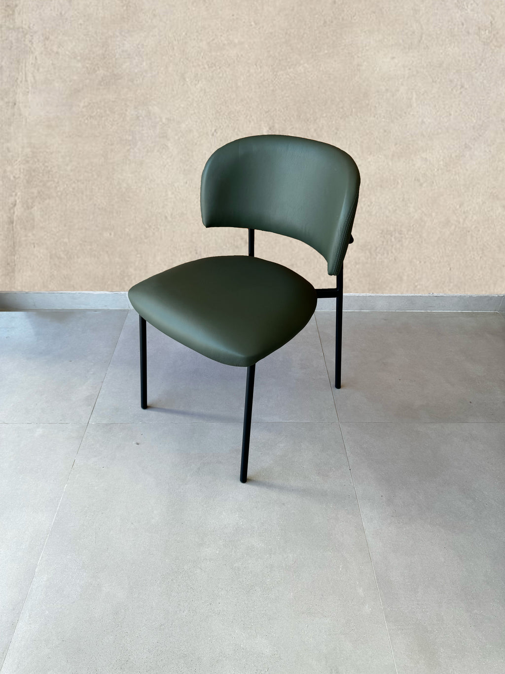 Silla Regina Cuero Verde